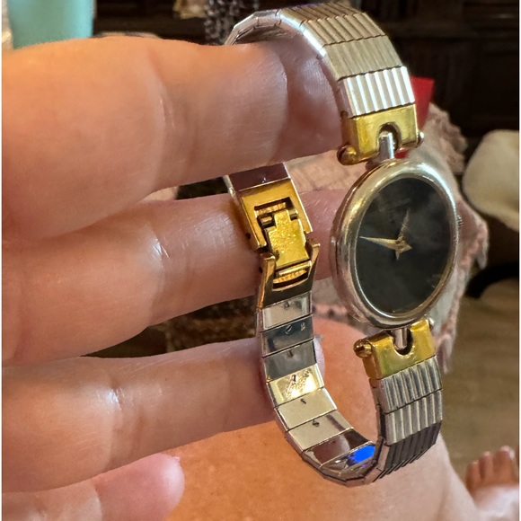 Christian Dior vintage watch! Lovely markings on clasp! Swiss 8025! - Picture 10 of 14